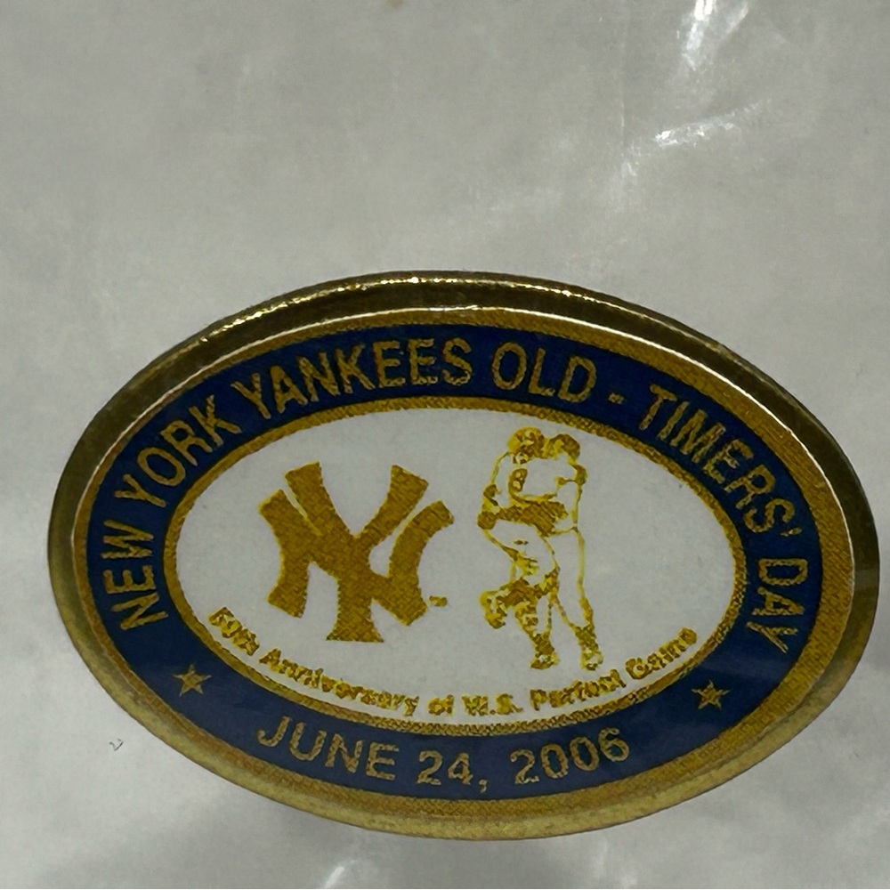 New York Yankees Old Timers Day 2006 Pin Sealed MLB Collectible